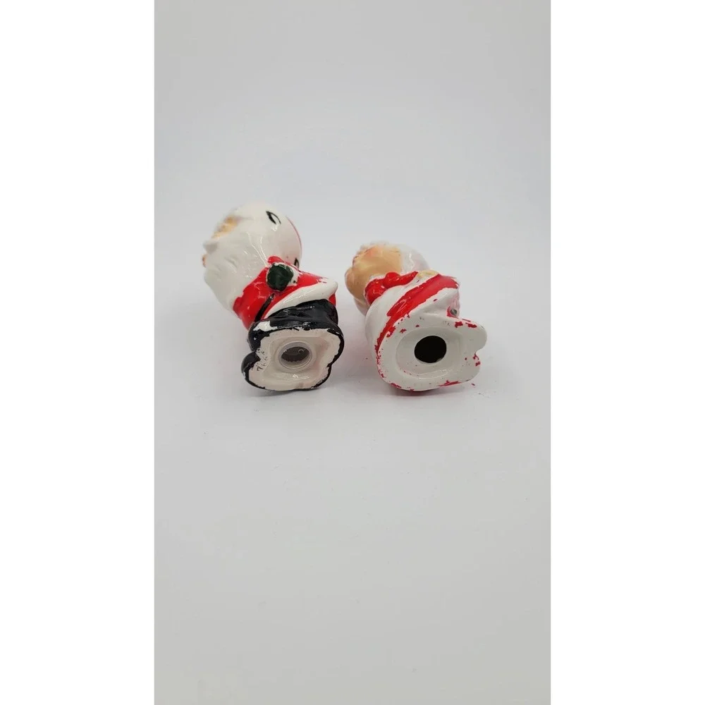 Napco Mr And Mrs Santa Claus Kissing Salt‎ & Pepper Shakers